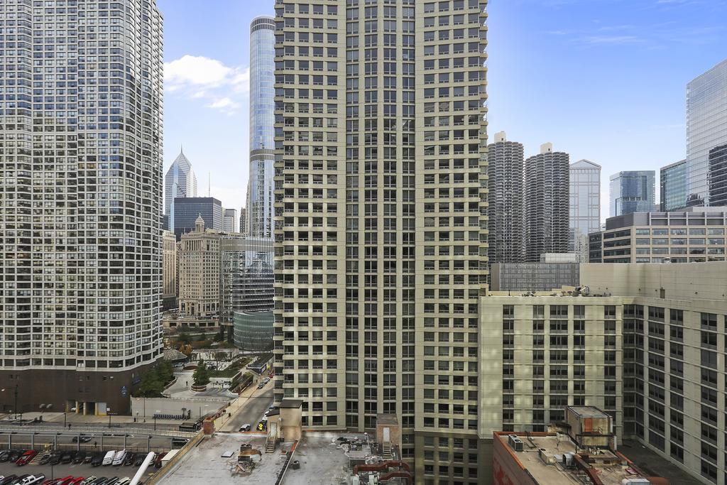 Bridgestreet At State And Grand Chicago Exterior foto